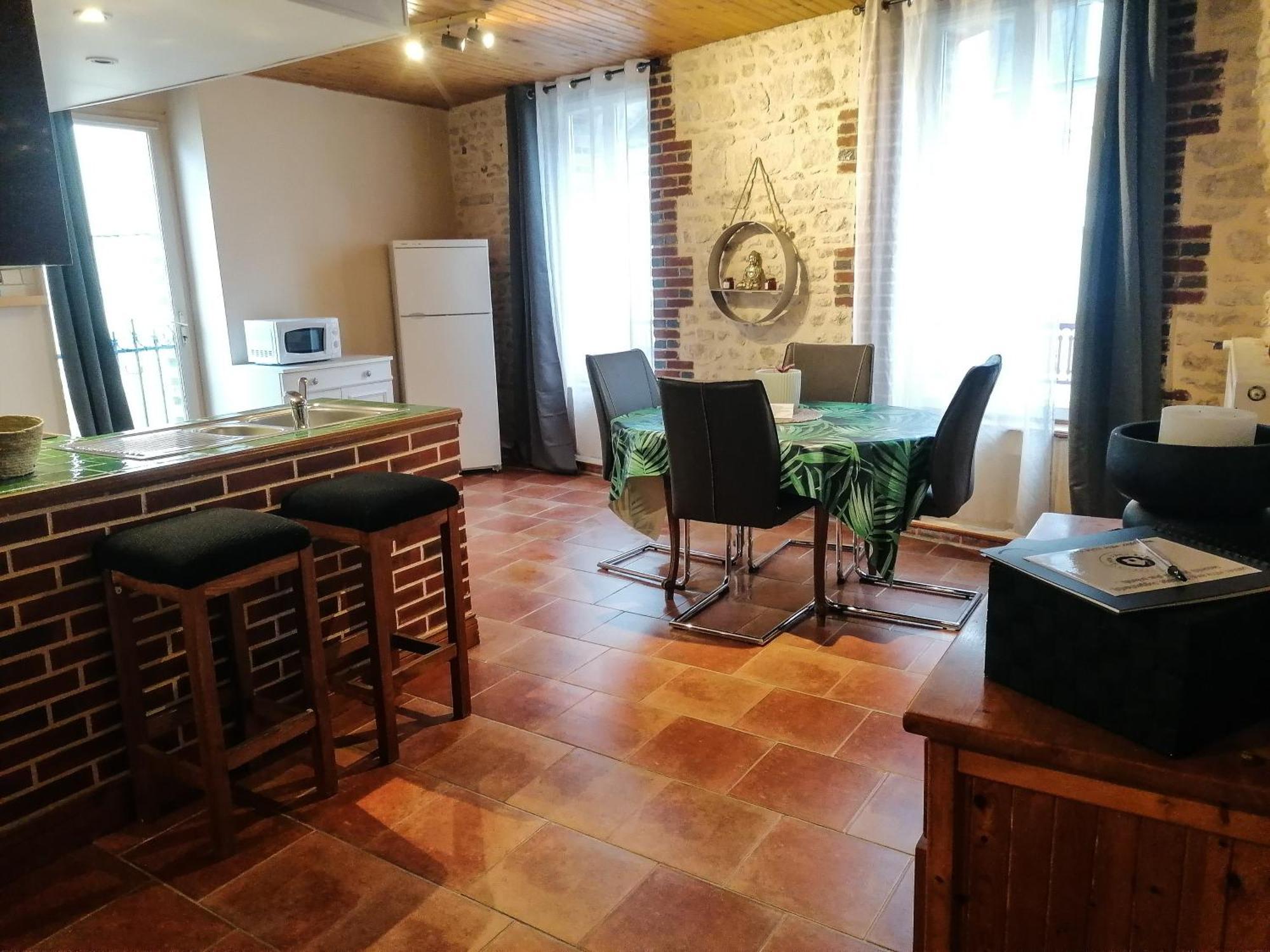 Gite A Sees Avec Garage Prive En Centre Ville Zimmer foto